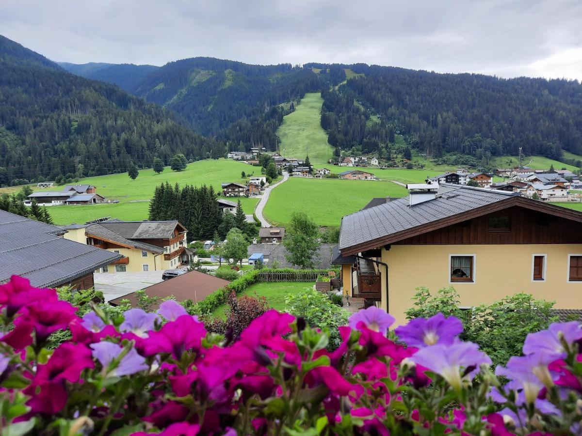 Haus Traninger Apartment Flachau Exterior foto
